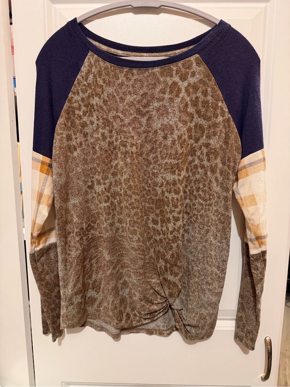 24/7 Mauve Leopard Plaid Colorblock Twist Front Top Women’s Small